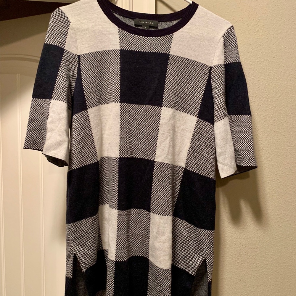 Short sleeved sweater